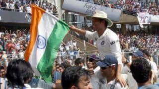 Tendulkar bids teary-eyed farewell to cricket