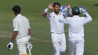 3rd Test, Lunch report: Yasir Shah closes on record as New Zealand struggle in final Test