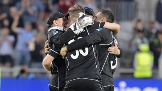 New Zealand overcome brave Brathwaite to remain unbeaten and go top