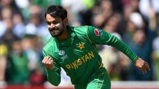 Wasim Akram advises Mohammad Hafeez to give up bowling and concentrate on batting