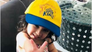 Video: When Ziva wants to hug MS Dhoni during match