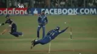 IPL 2013: Ricky Ponting turns into Superman