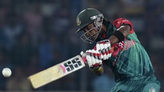 बांग्लादेश के बल्लेबाज शब्बीर रहमान ने क्रिकेट फैन को पीटा