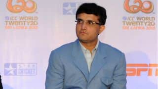 Sourav Ganguly cheers for Bengal Warriors in Pro Kabaddi League