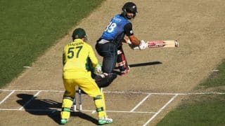 VIDEO: Grant Elliott plays unusual shot in Australia vs New Zealand ICC Cricket World Cup 2015 Final