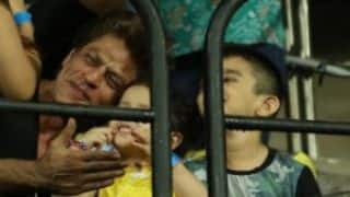 Shahrukh clicks photo with MS Dhoni's daughter Ziva