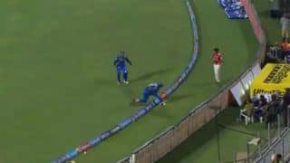 Video: Tim Southee, Karun Nair take amazing catch during KXIP vs RR IPL 2015 match