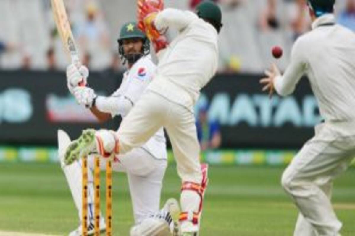 Azhar Ali S Record 196 Sohail Khan S Maiden Fifty Bury Australia At Melbourne Day 3 Cricket Country
