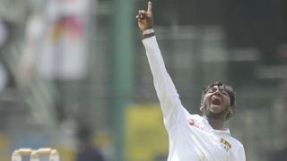 एक साल के बैन के बाद श्रीलंकाई स्पिनर अकिला धनंजया को मिली गेंदबाजी की अनुमति