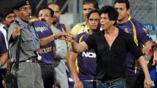 Mumbai police asked to file FIR against Shah Rukh Khan following Wankhede brawl