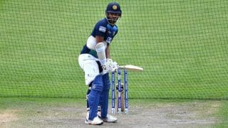 Dimuth Karunaratne batting